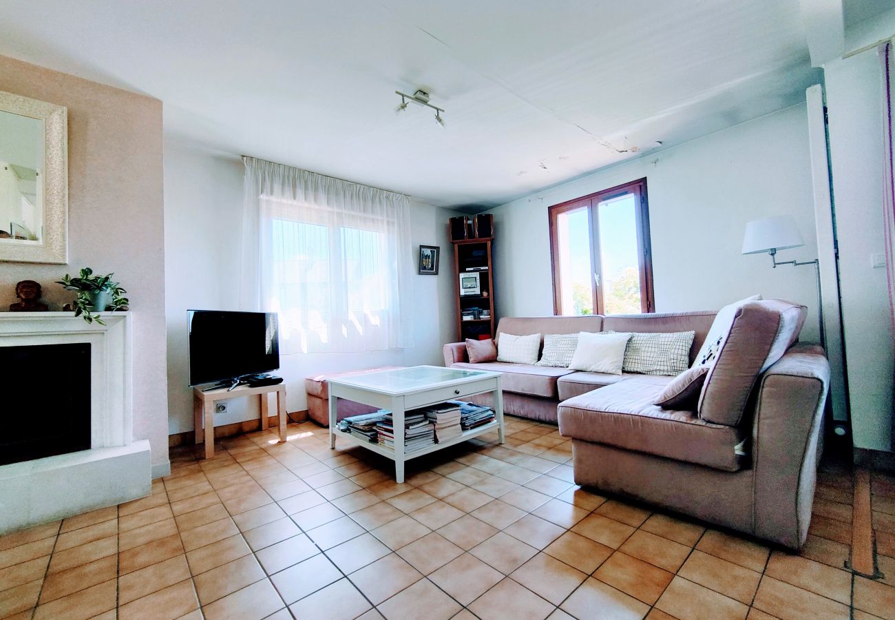 House in Saint-Georges-sur-Baulche - Jean Monnet - Séjour à Saint Georges