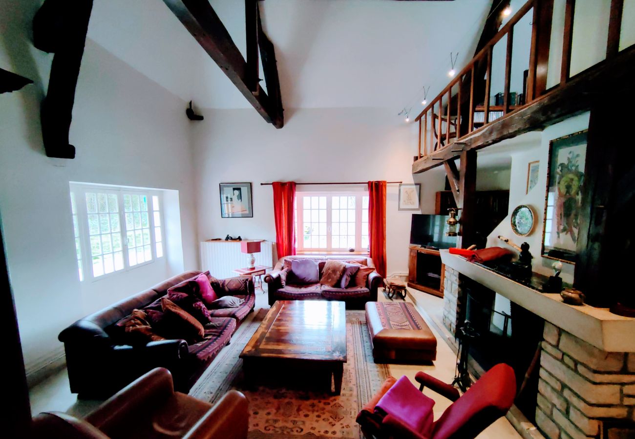 Country house in Roffey - Champs du Moulin - Séjour à Roffey