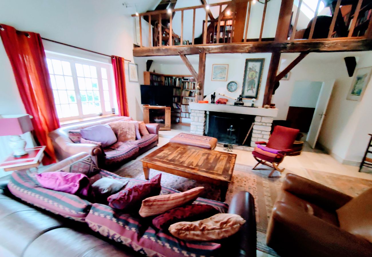 Country house in Roffey - Champs du Moulin - Séjour à Roffey