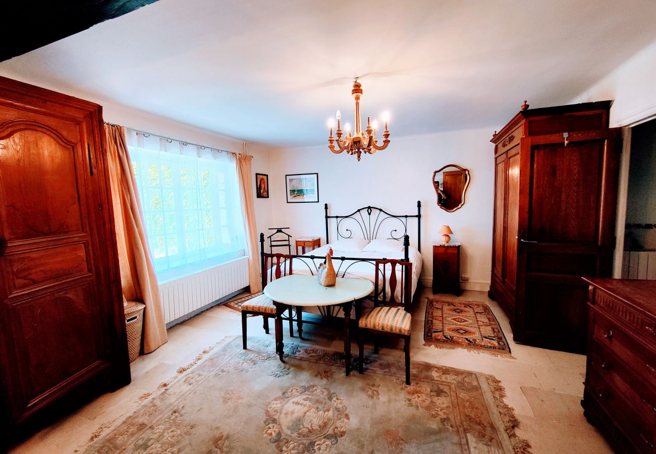 Country house in Roffey - Champs du Moulin - Séjour à Roffey