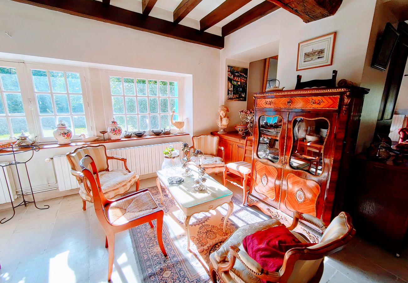 Country house in Roffey - Champs du Moulin - Séjour à Roffey