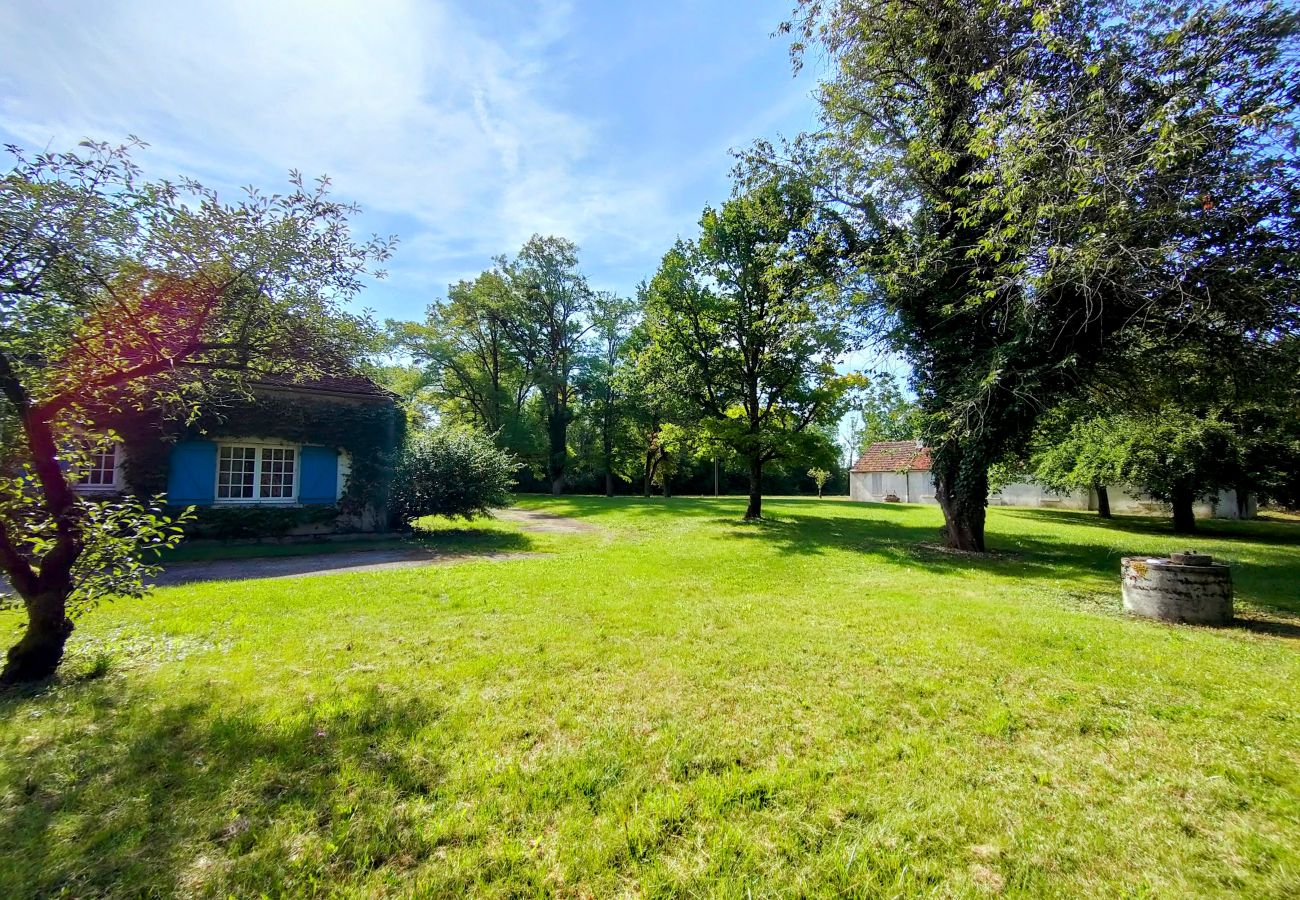 Country house in Roffey - Champs du Moulin - Séjour à Roffey