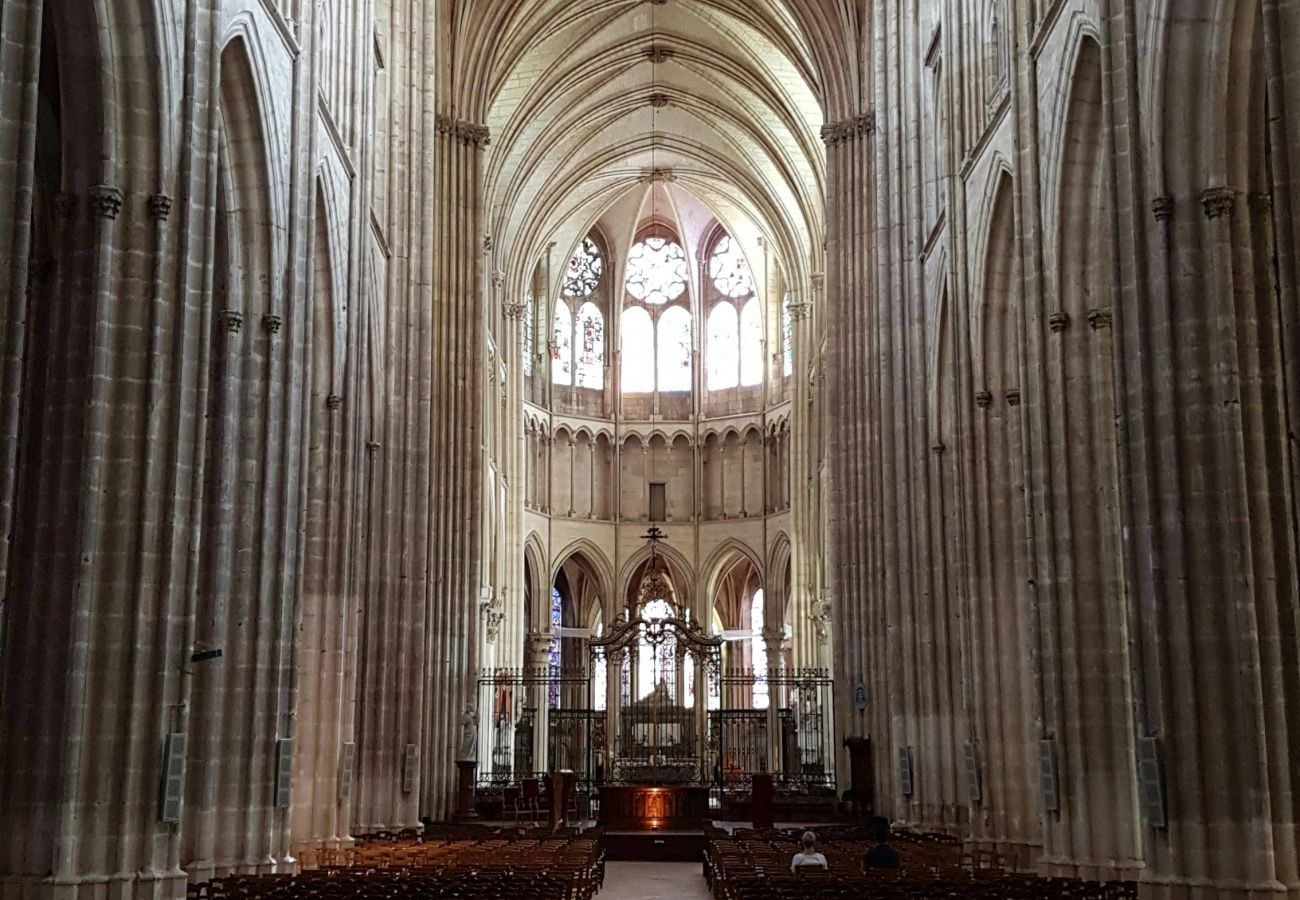 Apartment in Auxerre - Sous les toits de Paris - Séjour à Auxerre