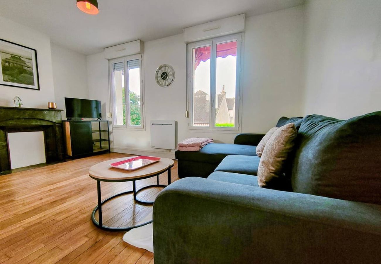 Apartment in Auxerre - Waldeck Rousseau - Séjour à Migennes