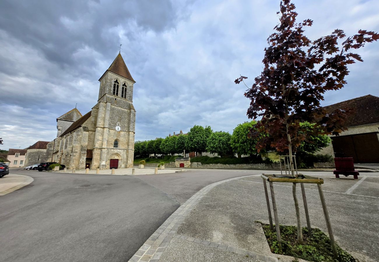 House in Chablis - L'église - Séjour à Chitry