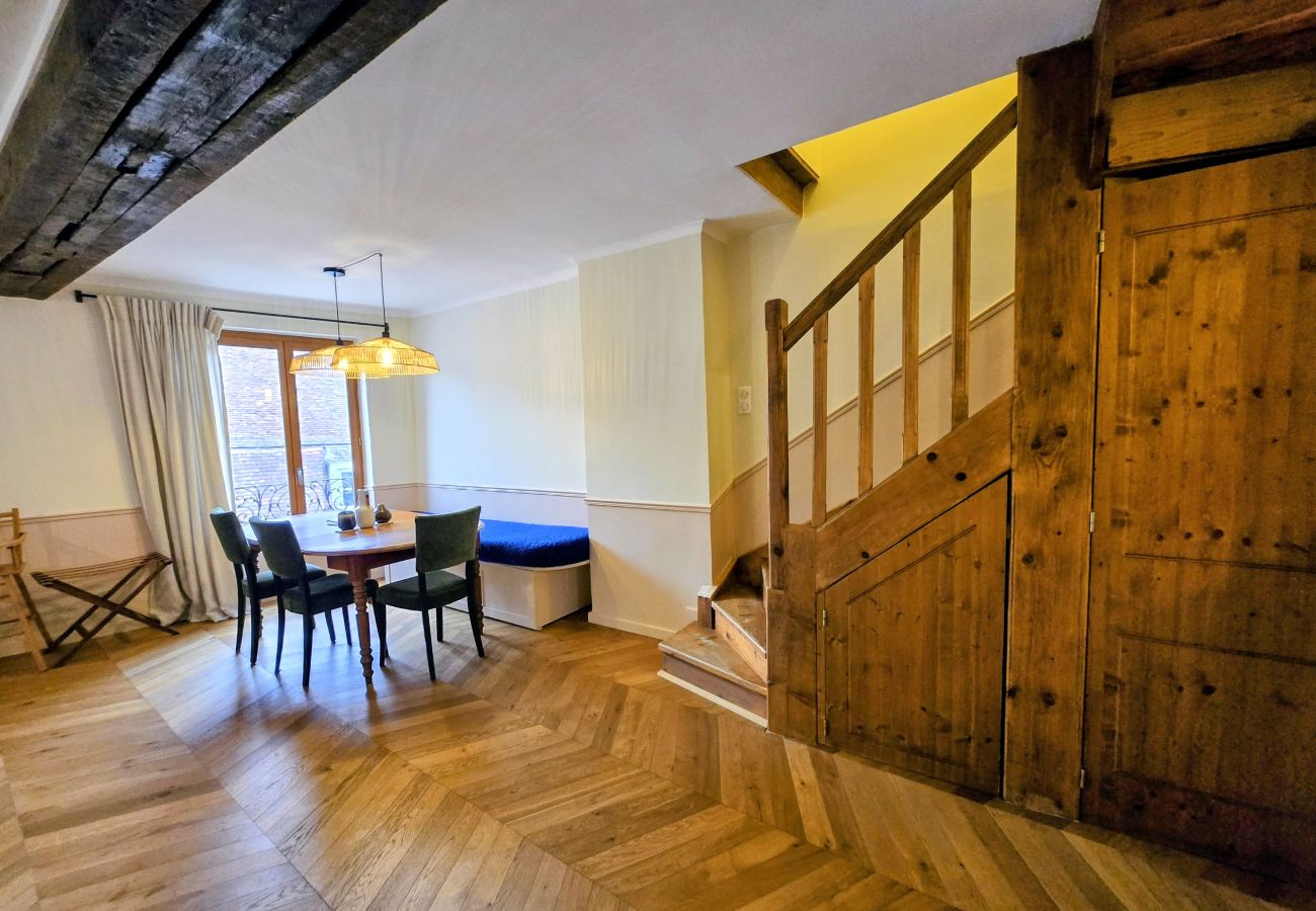 Apartment in Auxerre - Duplex Spacieux 2 Chambres au Centre-Ville d'Auxer