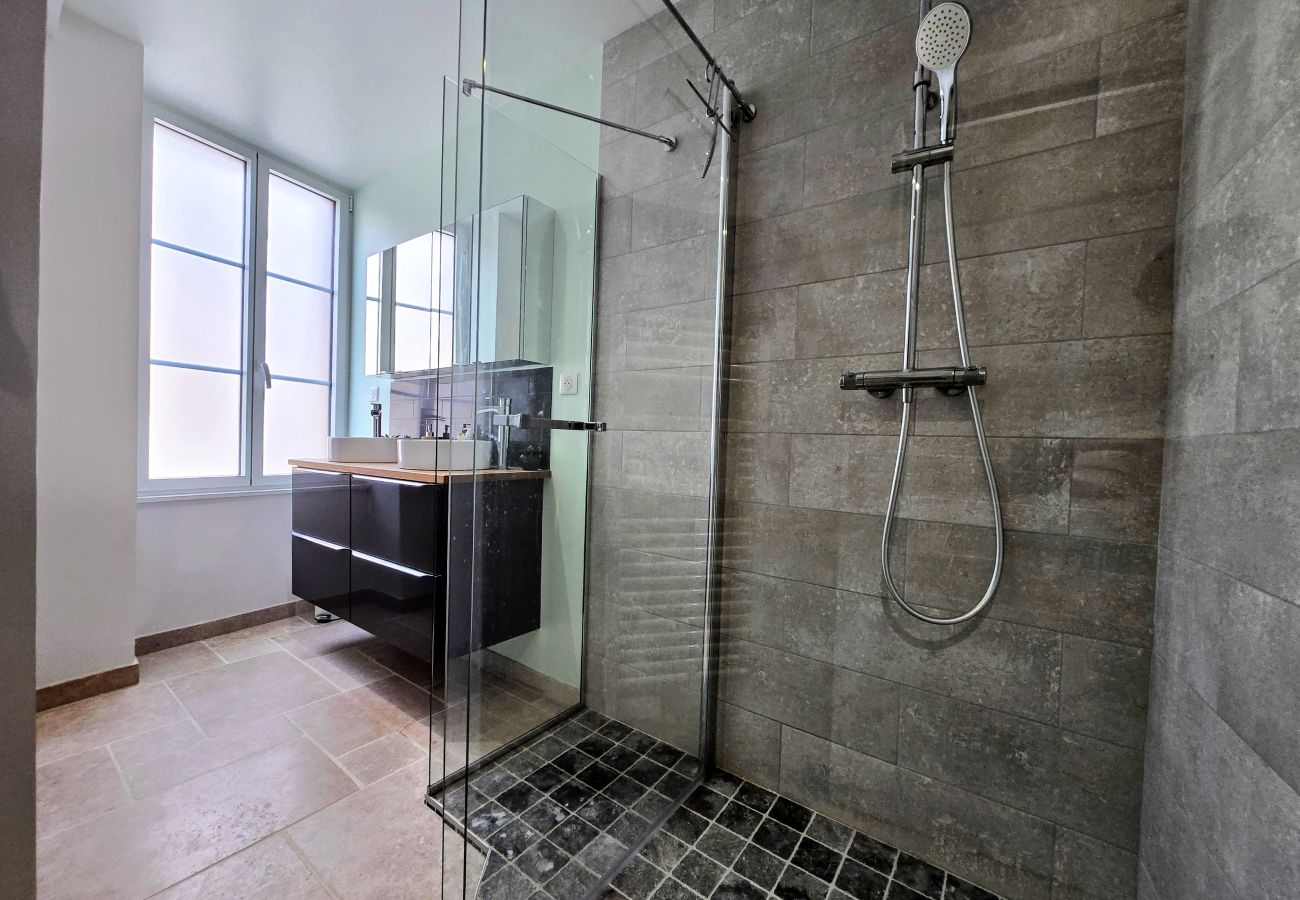 House in Chablis - Gite De L'Aeti - SPA prive - Piscine - Vignoble