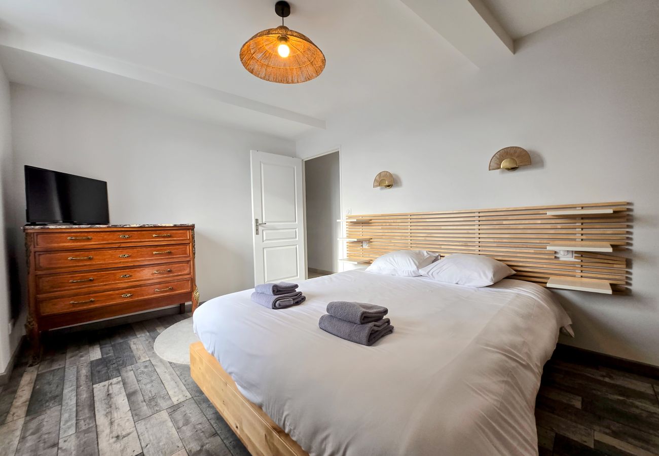 House in Chablis - Gite De L'Aeti - SPA prive - Piscine - Vignoble