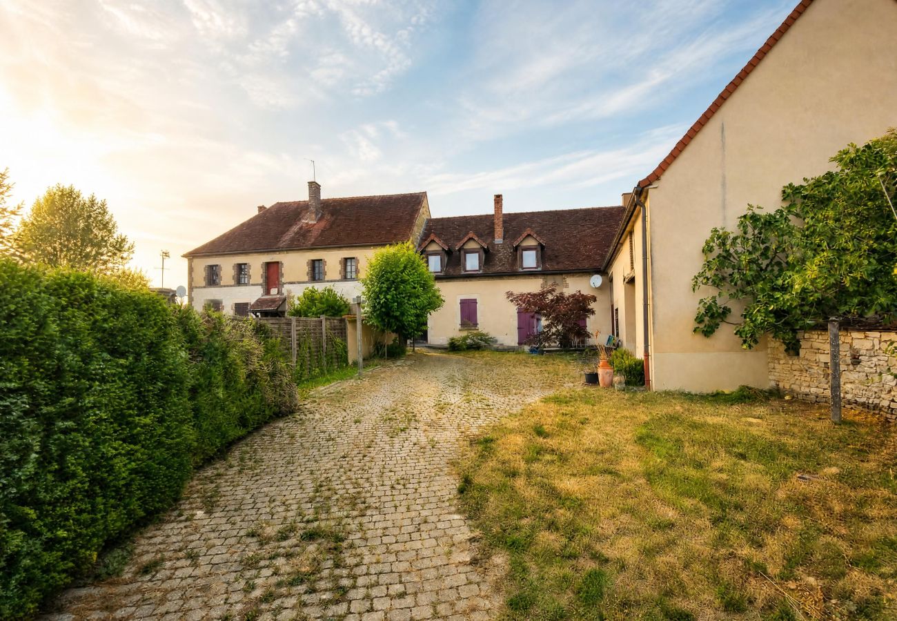 House in Neuvy-Sautour - Maison Boullay - 4 ch - Jardin & terrasse - 8 pers