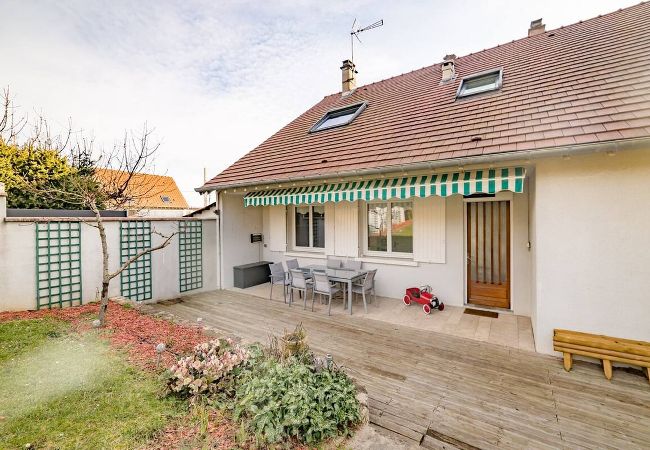 Maison à Auxerre - Hubert Fabureau - Séjour à Auxerre Maison à Auxerre - Hubert Fabureau - Séjour à Auxerre