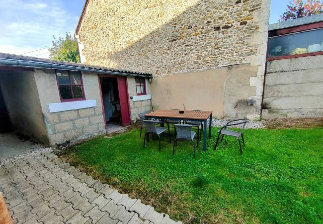 Appartement à Auxerre - Mare - Séjour à Auxerre Appartement à Auxerre - Mare - Séjour à Auxerre