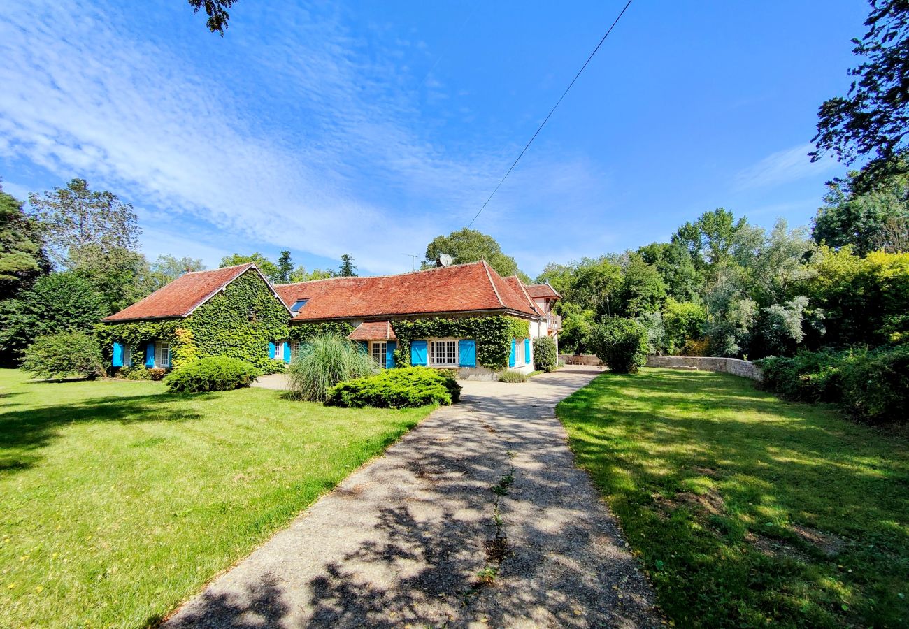 Domaine à Roffey - Champs du Moulin - Séjour à Roffey