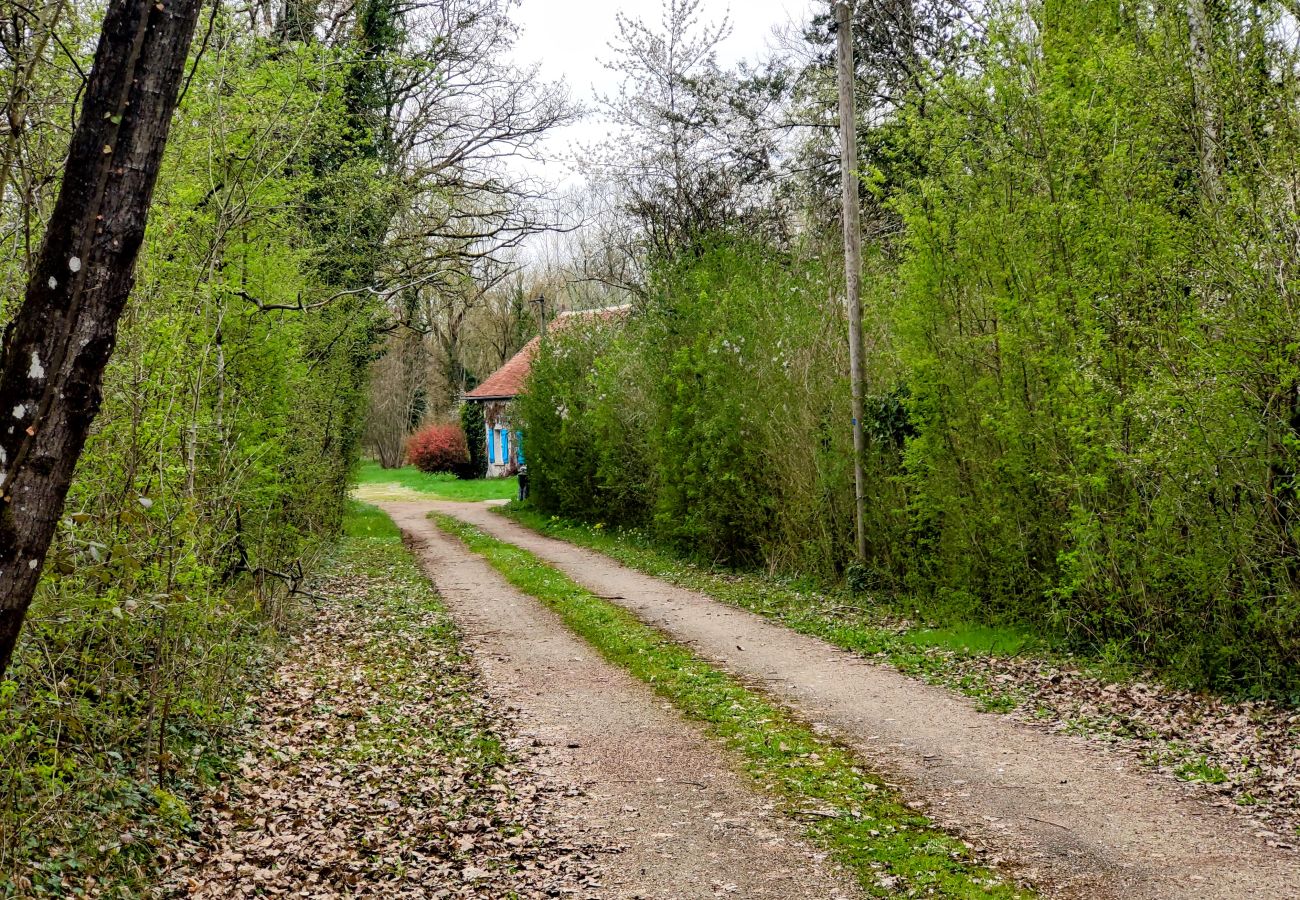 Domaine à Roffey - Champs du Moulin - Séjour à Roffey
