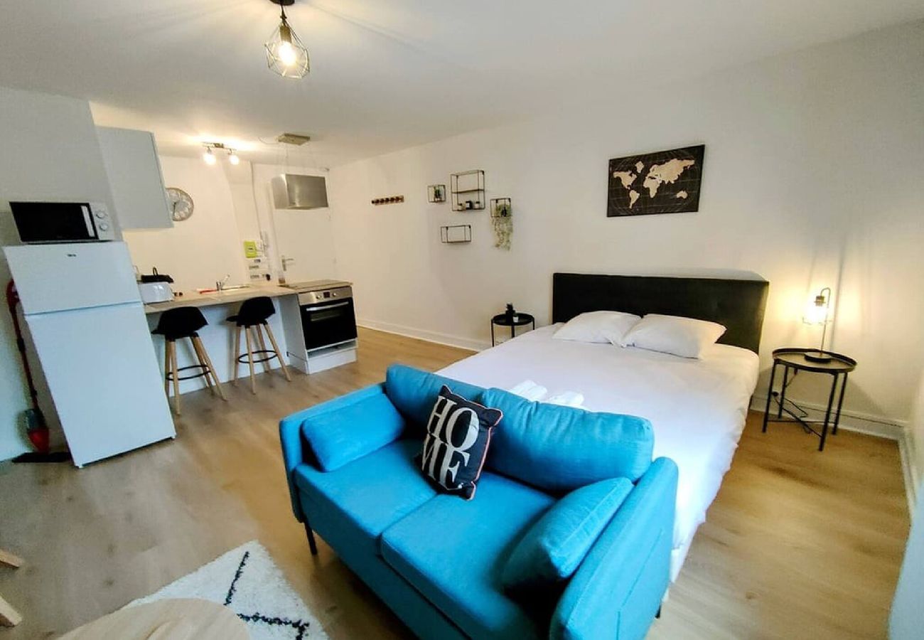 Studio à Auxerre - Paris VI - Séjour à Auxerre