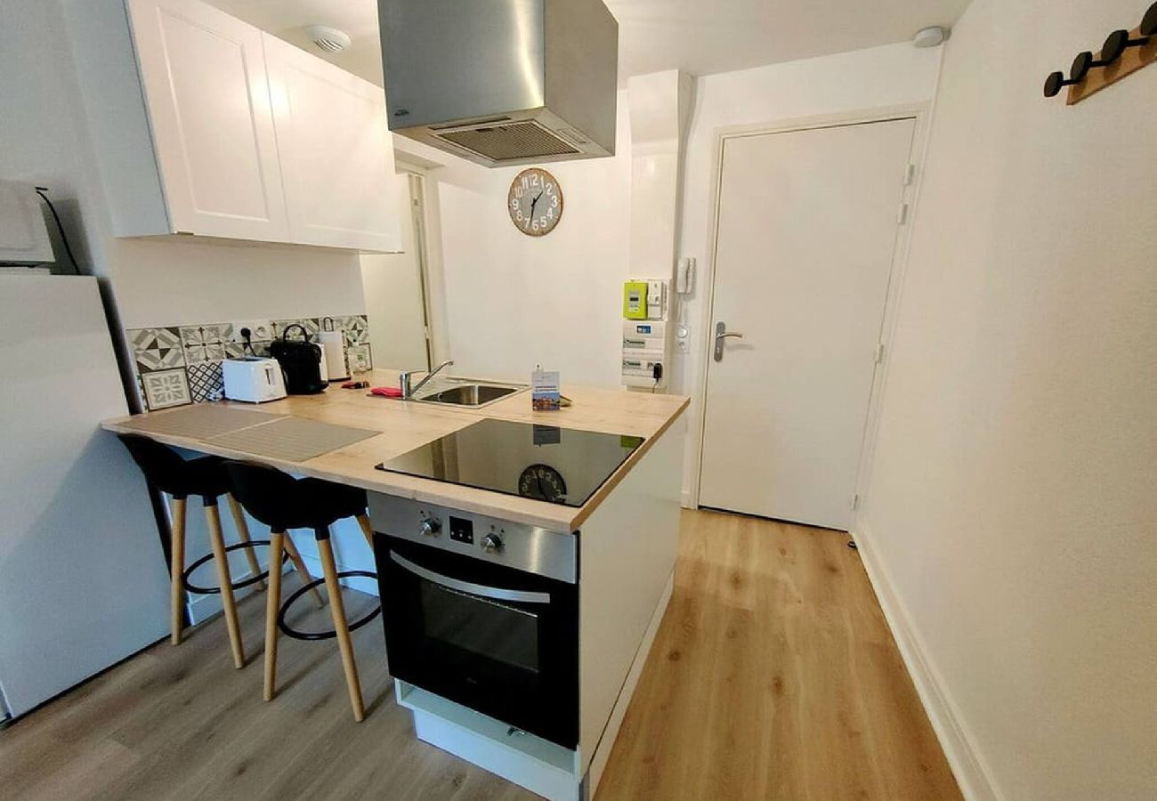 Studio à Auxerre - Paris VI - Séjour à Auxerre