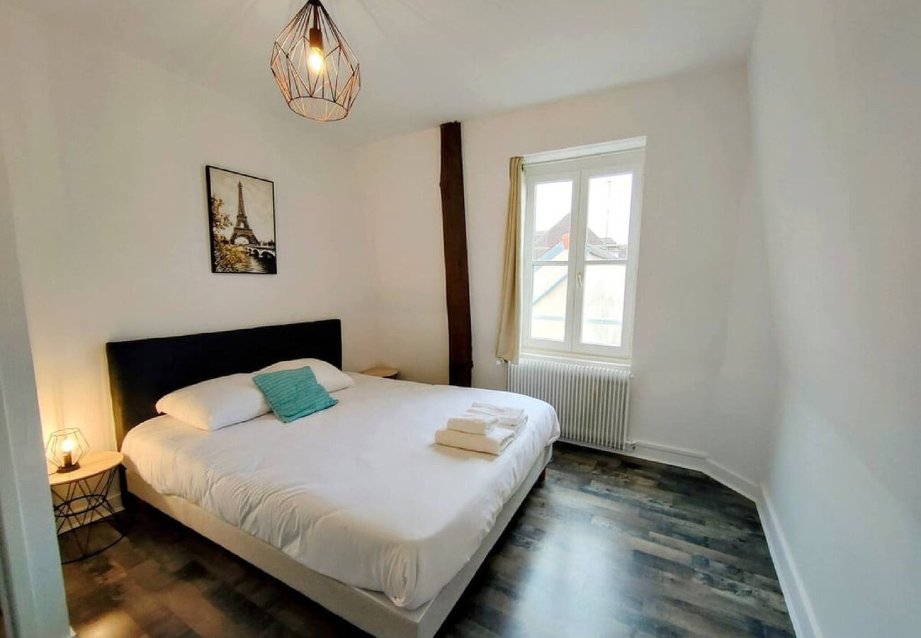 Appartement à Auxerre - Paris V - Séjour à Auxerre