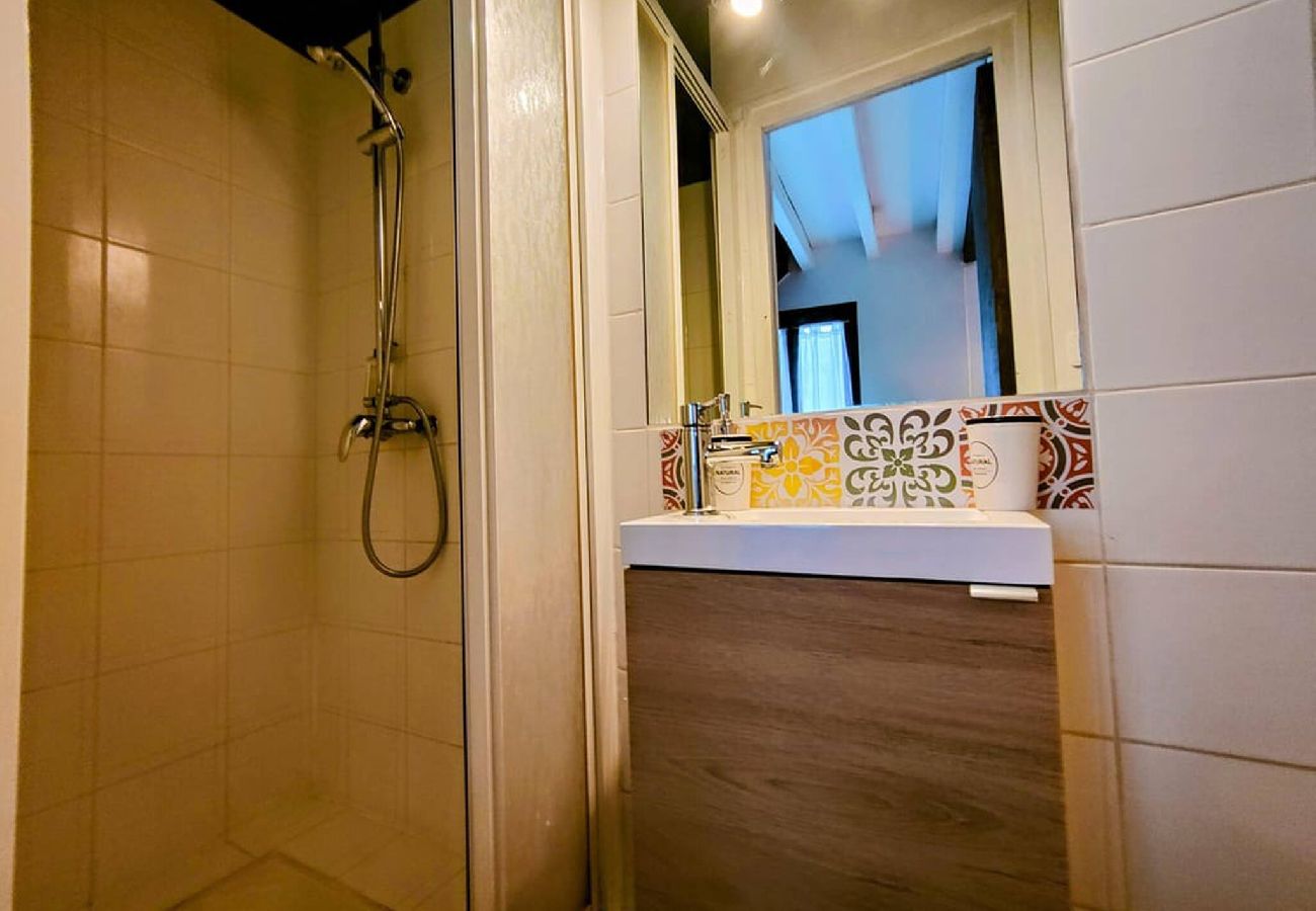 Appartement à Auxerre - Rêves & Bois - Séjour à Auxerre