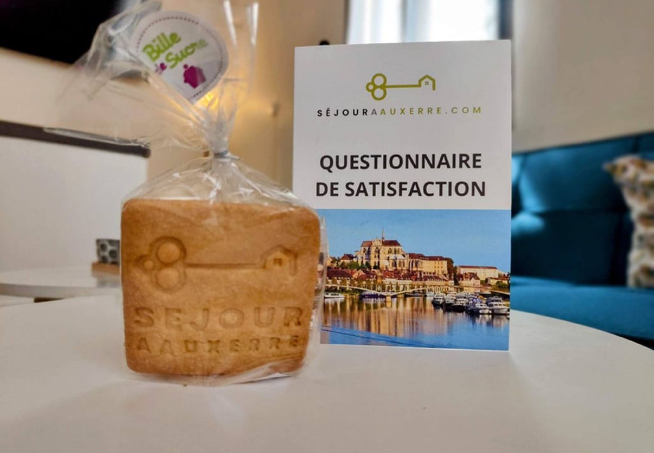 Appartement à Auxerre - Rêves & Bois - Séjour à Auxerre