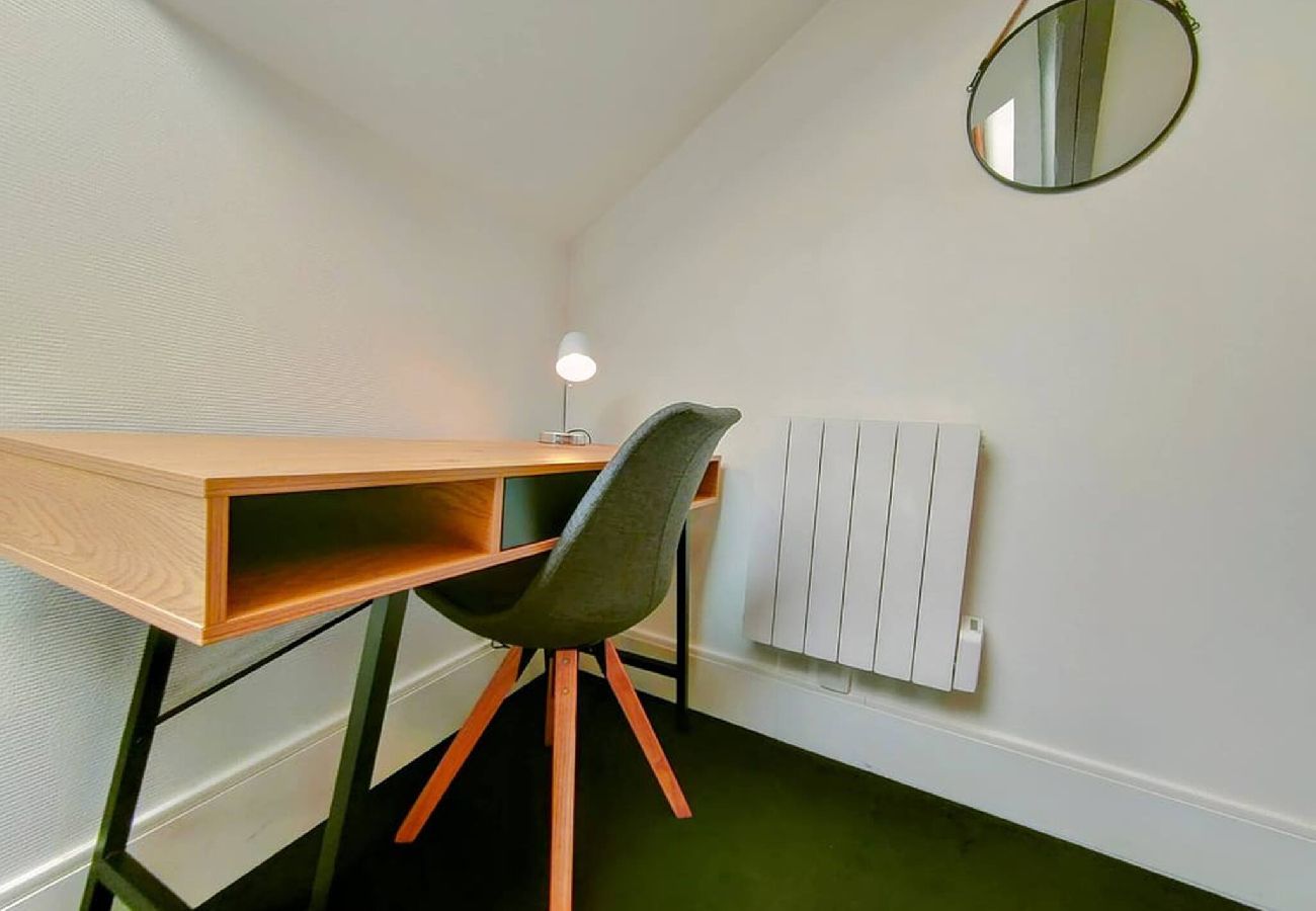 Appartement à Auxerre - Rêves & Bois - Séjour à Auxerre