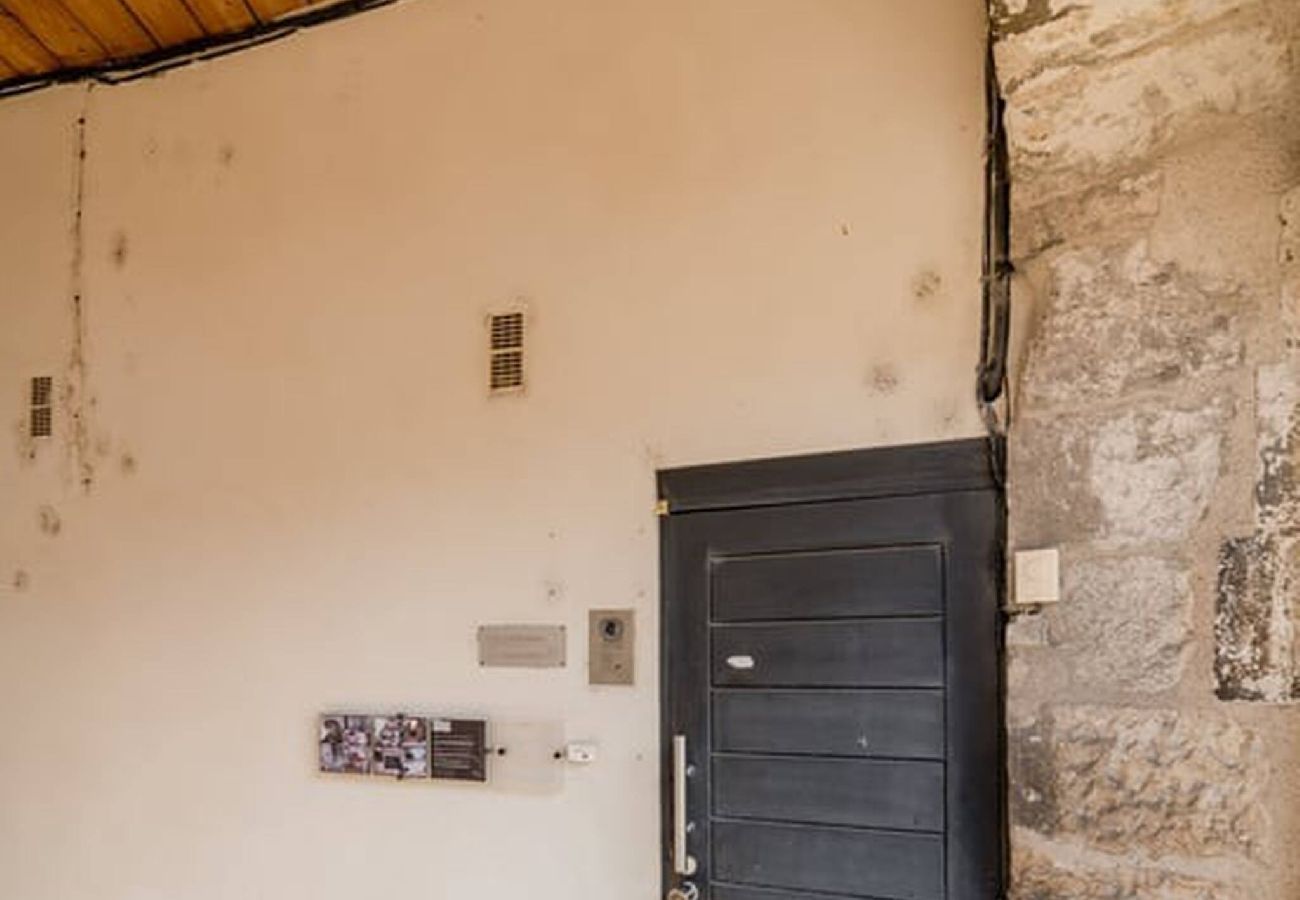 Appartement à Auxerre - La Fortification - Séjour à Auxerre