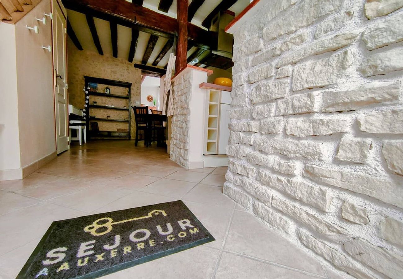Maison à Migé - La Petite Fontaine- Séjour à Migé