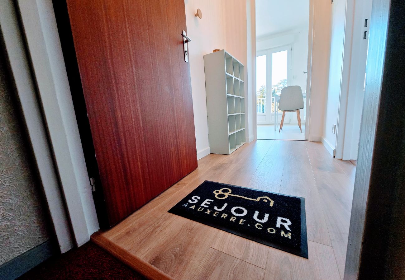 Studio à Auxerre - Bourneil - Séjour à Auxerre