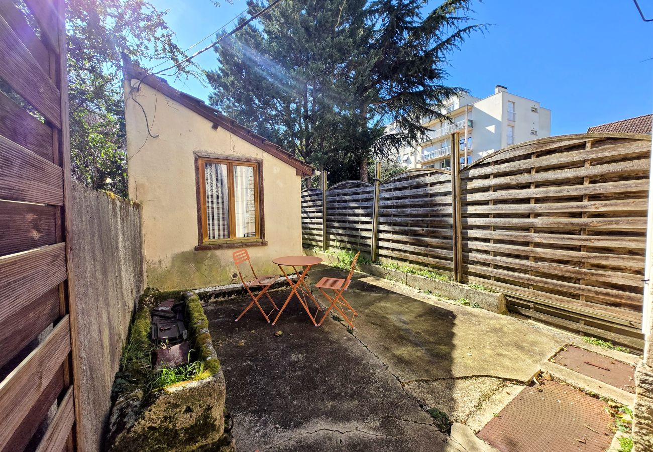 Studio à Auxerre - Joffre - Séjour à Auxerre