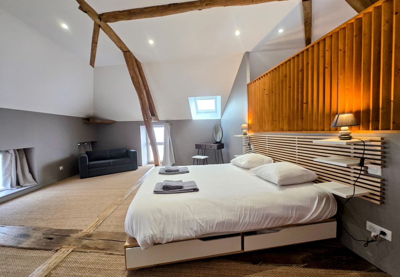 Maison à Chablis - Gite De L'Aeti - SPA prive - Piscine - Vignoble