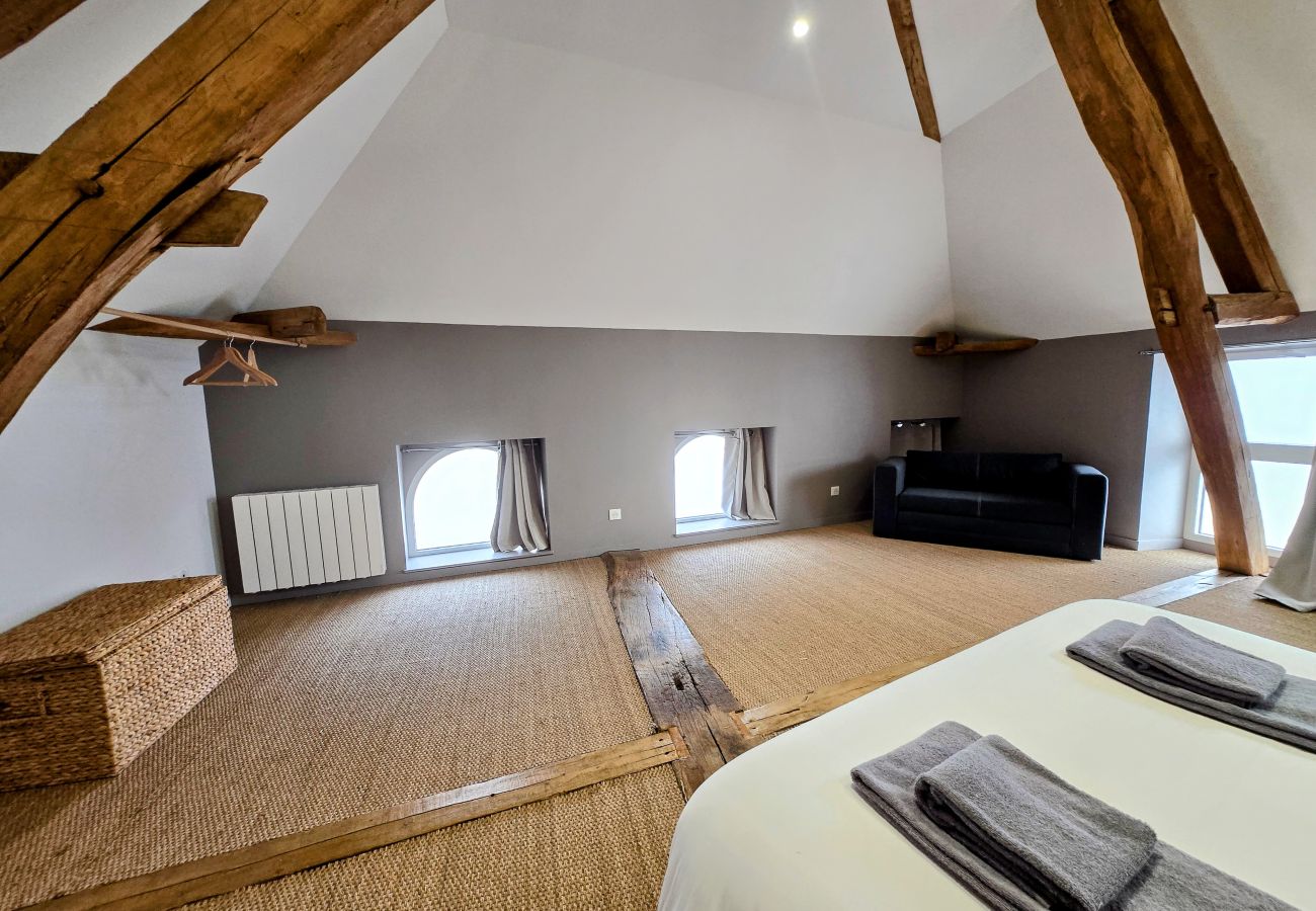 Maison à Chablis - Gite De L'Aeti - SPA prive - Piscine - Vignoble