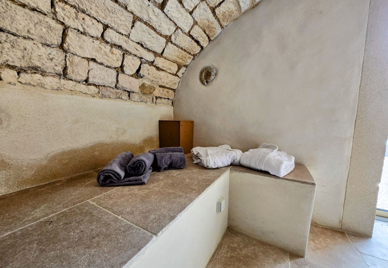 Maison à Chablis - Gite De L'Aeti - SPA prive - Piscine - Vignoble