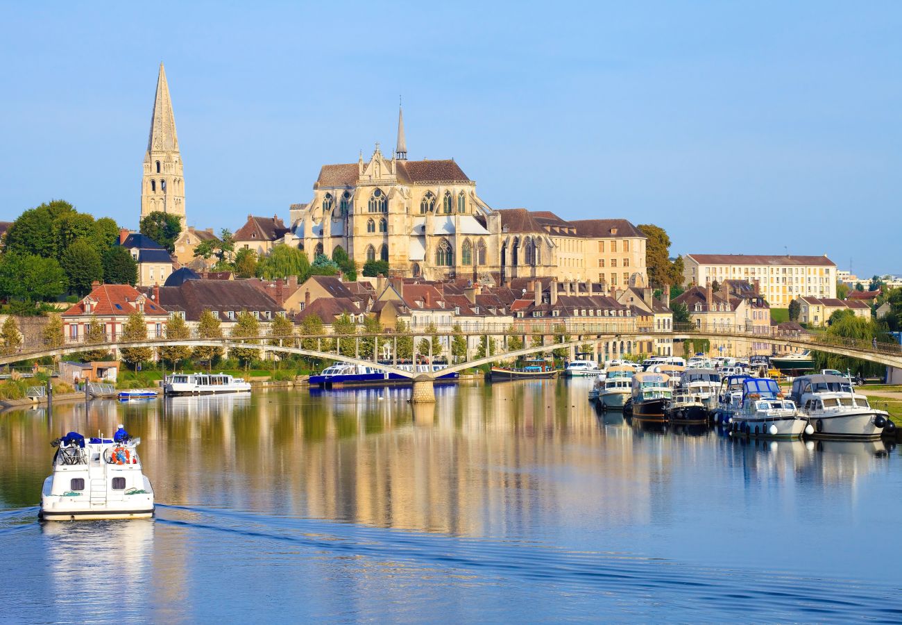 Appartement à Auxerre - La Croix 2 personnes, Cœur village St Bris
