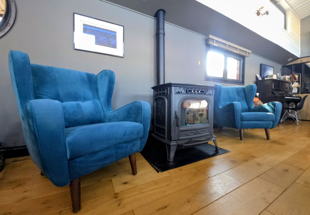 Bateau à Auxerre - Ainos Louanges - Bail Partner