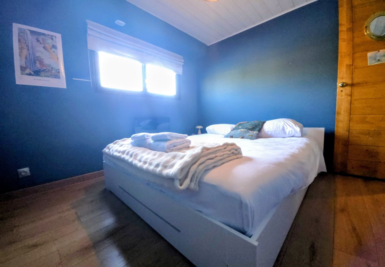 Bateau à Auxerre - Ainos Louanges - Bail Partner