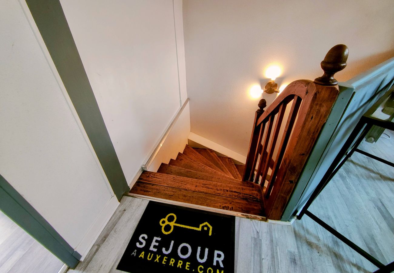 Appartement à Auxerre - sous les toits de paris