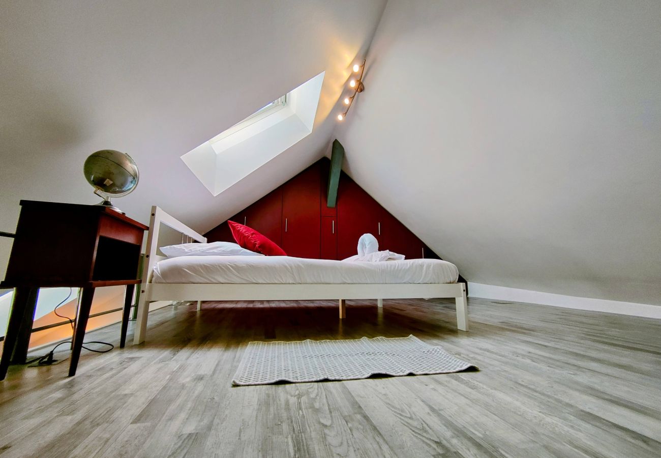 Appartement à Auxerre - sous les toits de paris