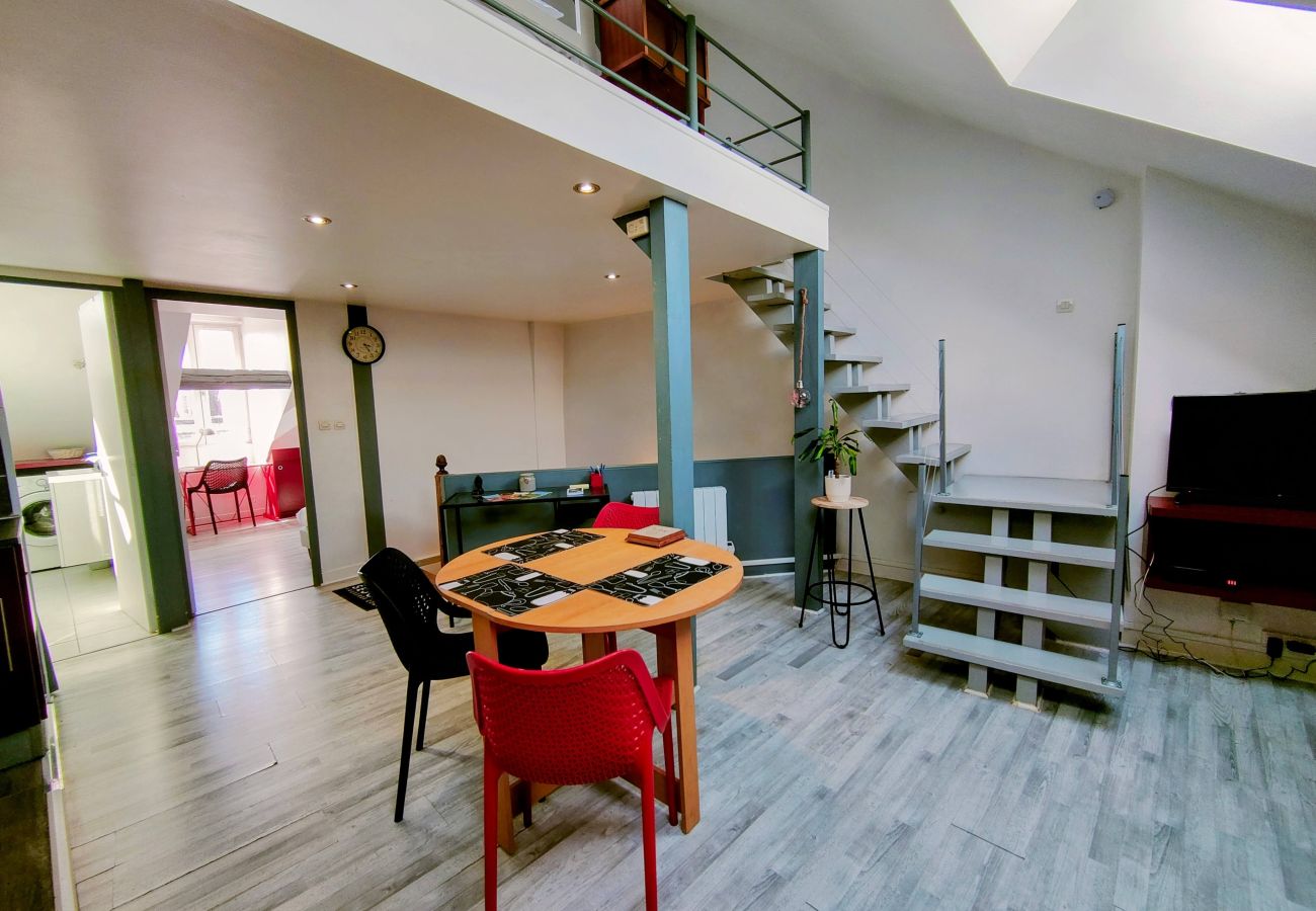 Appartement à Auxerre - sous les toits de paris